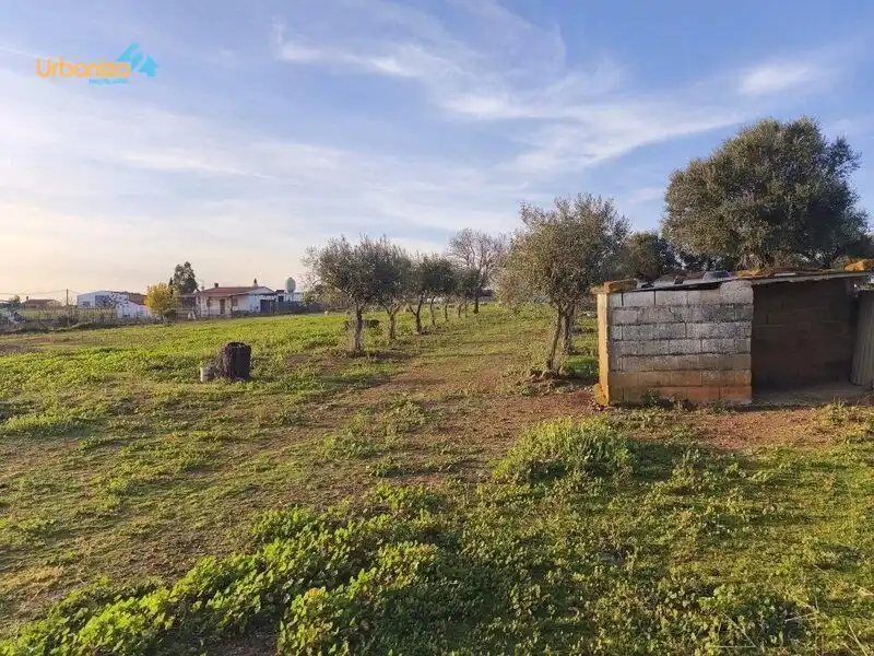 Country house zum Verkauf in Villanueva del Fresno mit Klimaanlage und Alarm
