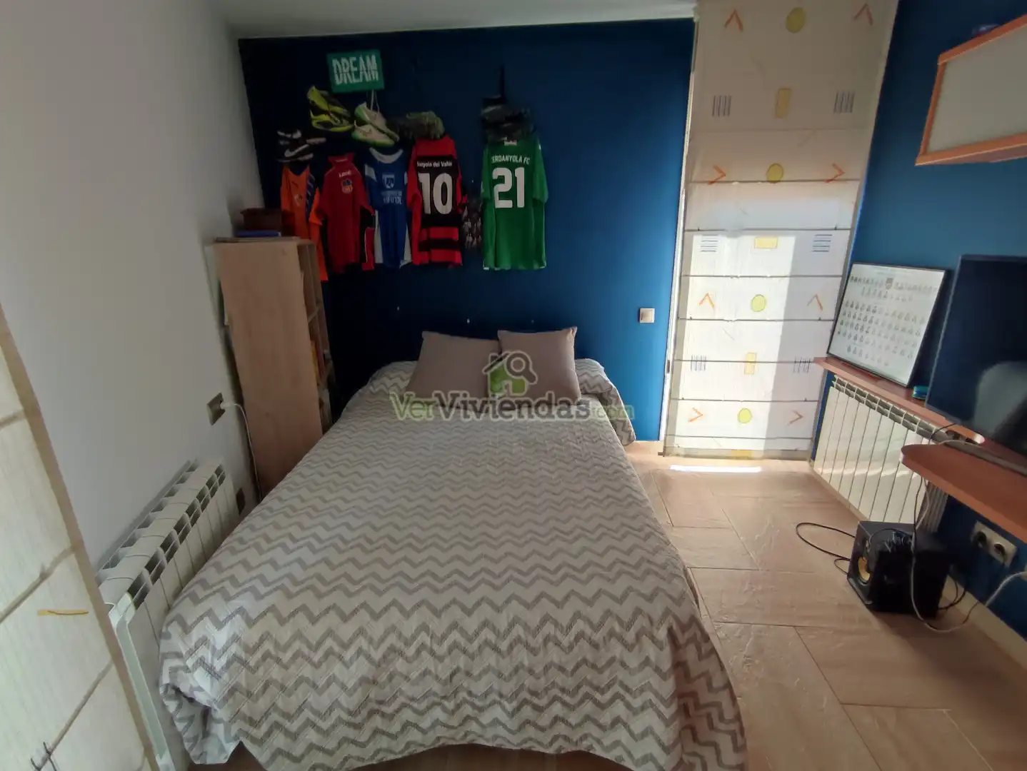 Dormitori de Casa o xalet en venda en Cerdanyola del Vallès amb Aire condicionat, Calefacció i Jardí privat