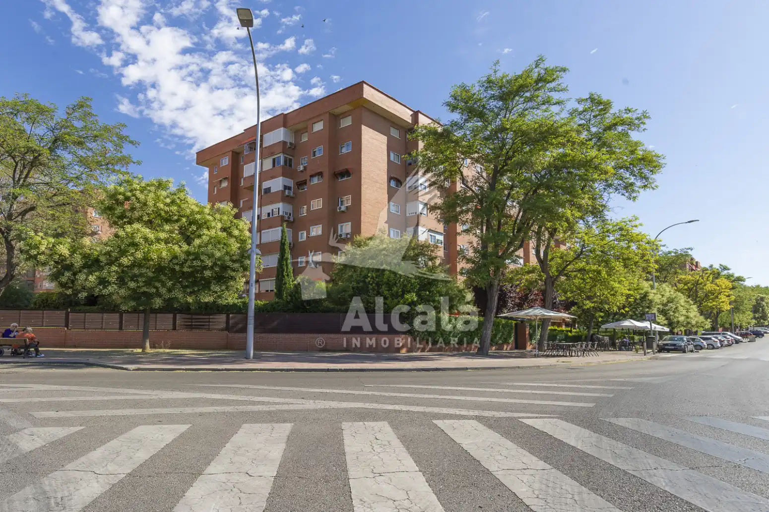 Vista exterior de Piso en venta en Madrid con Calefacción, Jardín privado y Piscina