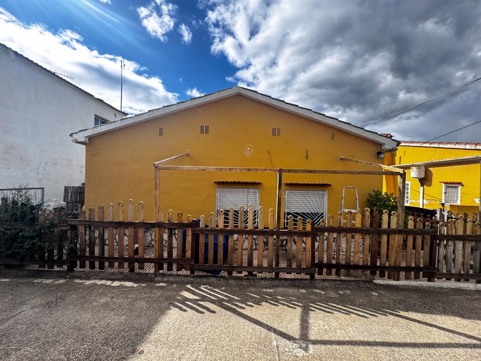 Exterior view of House or chalet for sale in Simat de la Valldigna  with Air Conditioner, Private garden and Terrace