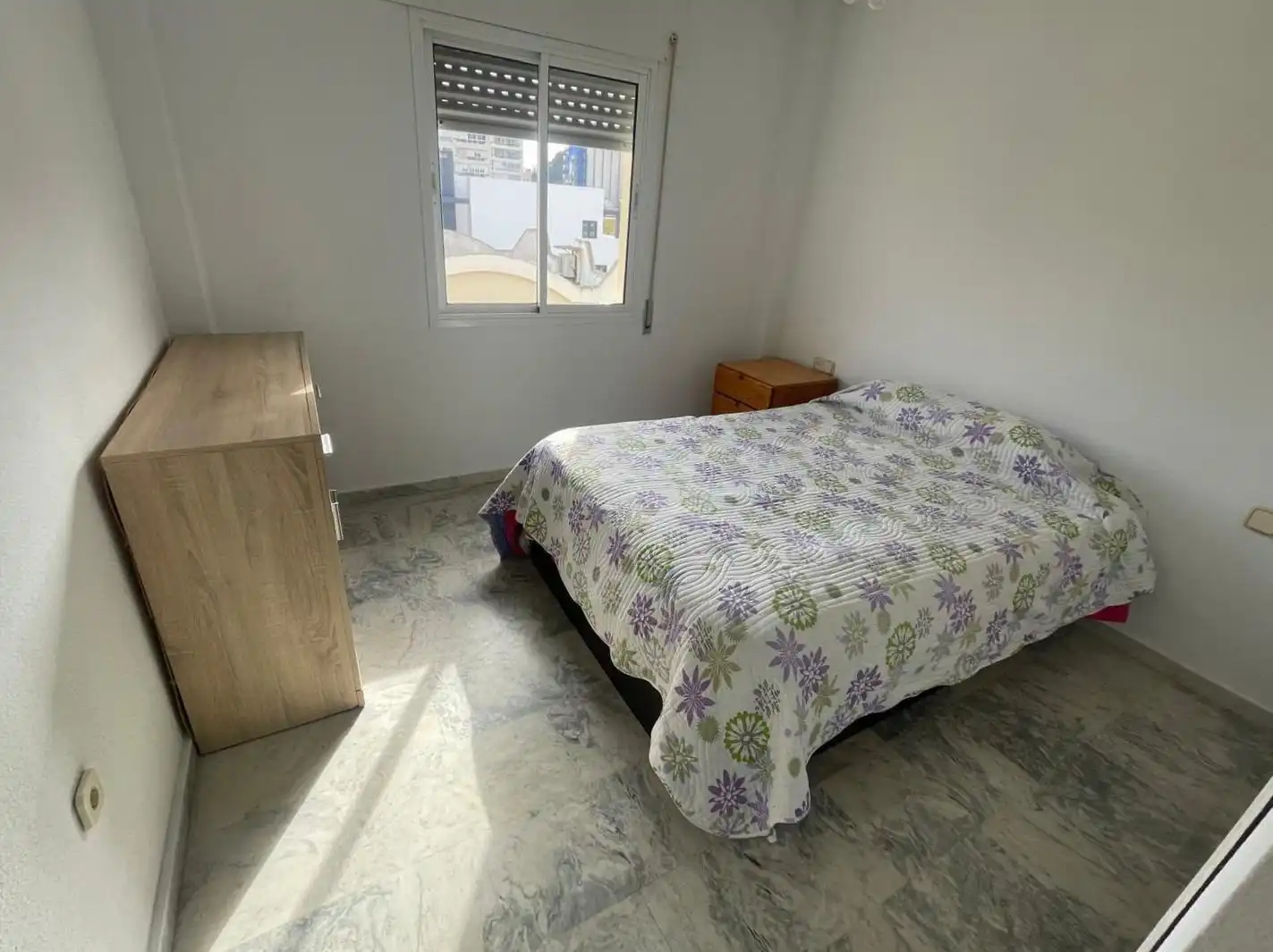 Habitación de Piso en venta en Torremolinos con Jardín privado, Terraza y Piscina comunitaria