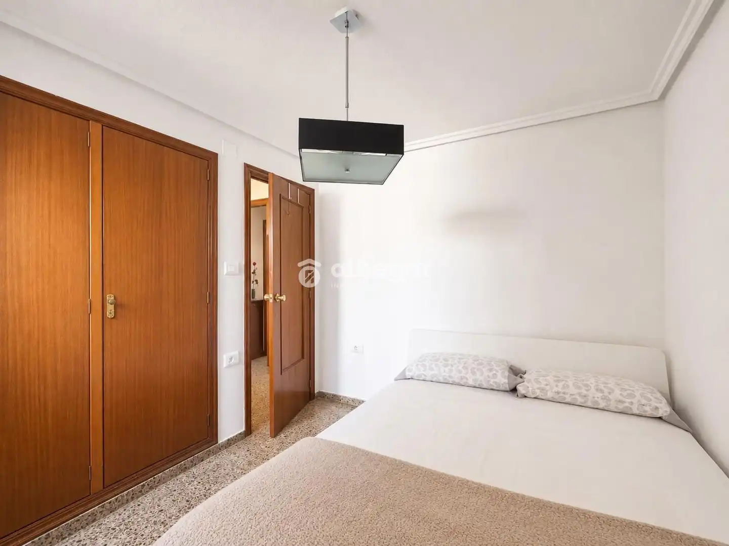Habitación de Piso en venta en Valencia con Terraza, Horno y Balcón