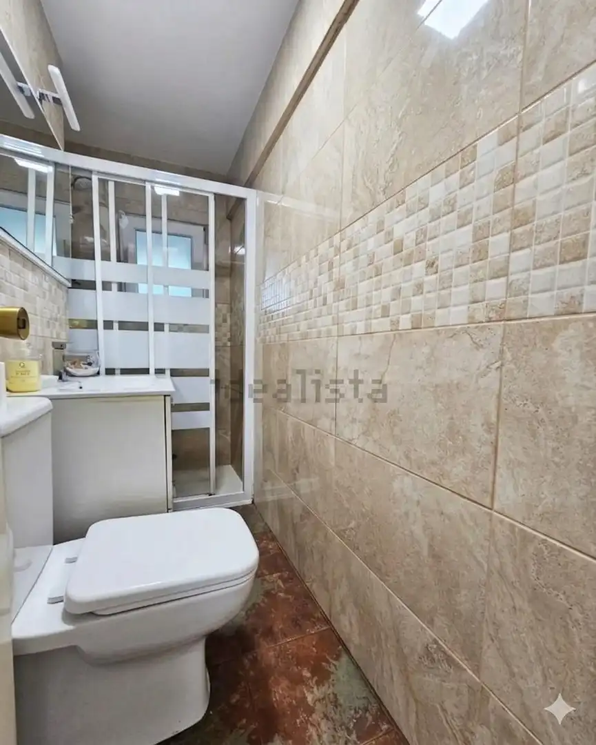 Bathroom of Attic for sale in Madrid  with Air Conditioner
