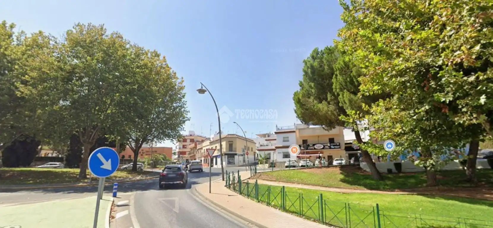 Vista exterior de Casa adosada en venda en Alcalá de Guadaira amb Aire condicionat i Calefacció
