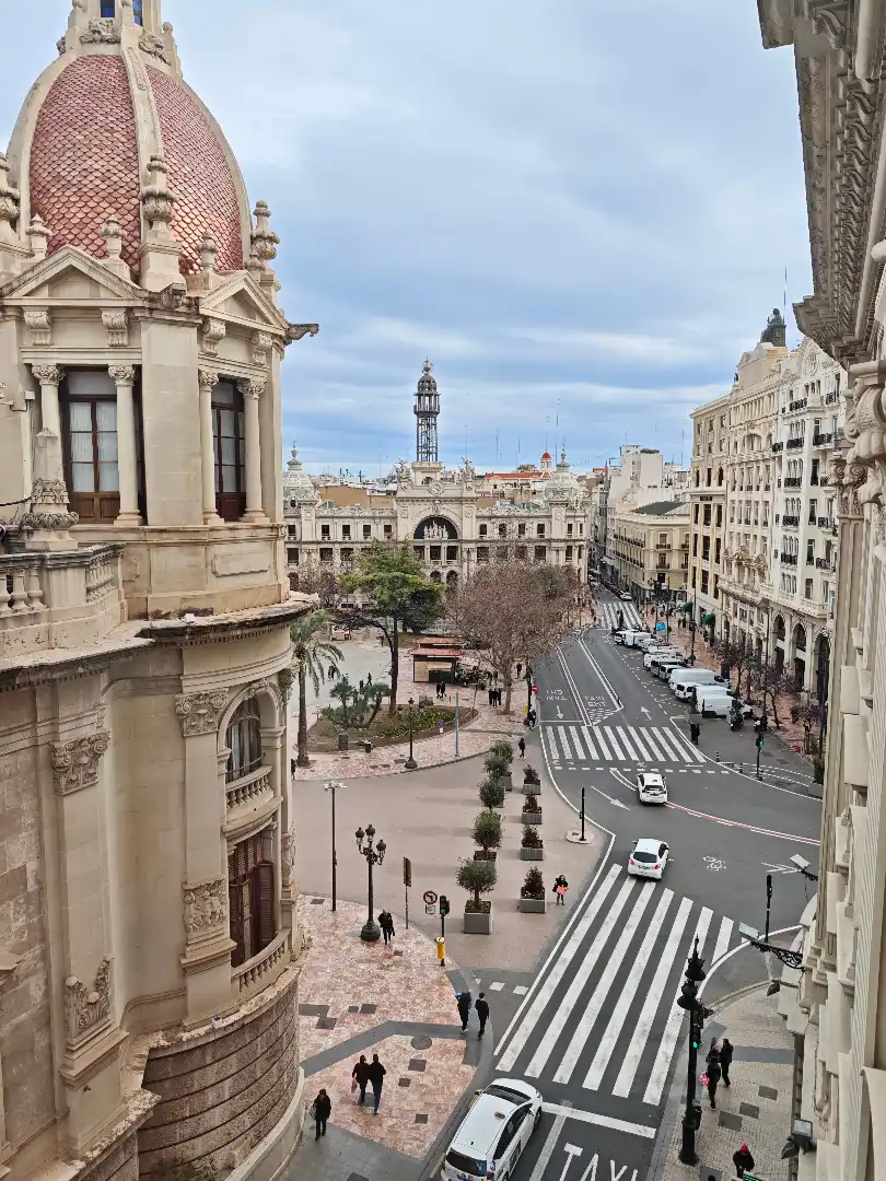 Vista exterior de Oficina de alquiler en Ciutat Vella 