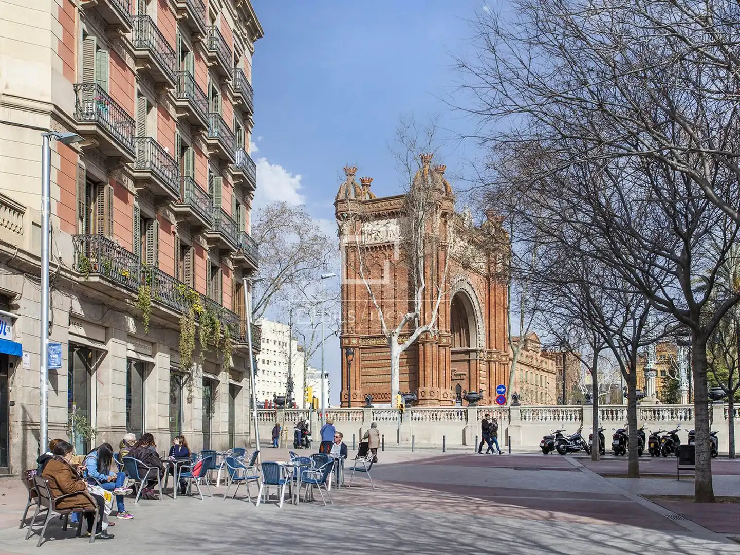 Außenansicht von Wohnung zum Verkauf in Barcelona mit Klimaanlage, Parkett und Terrasse