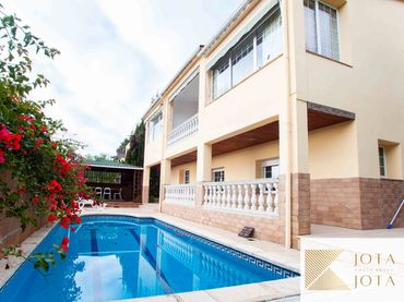 Casa con piscina en venta en Roca Grossa