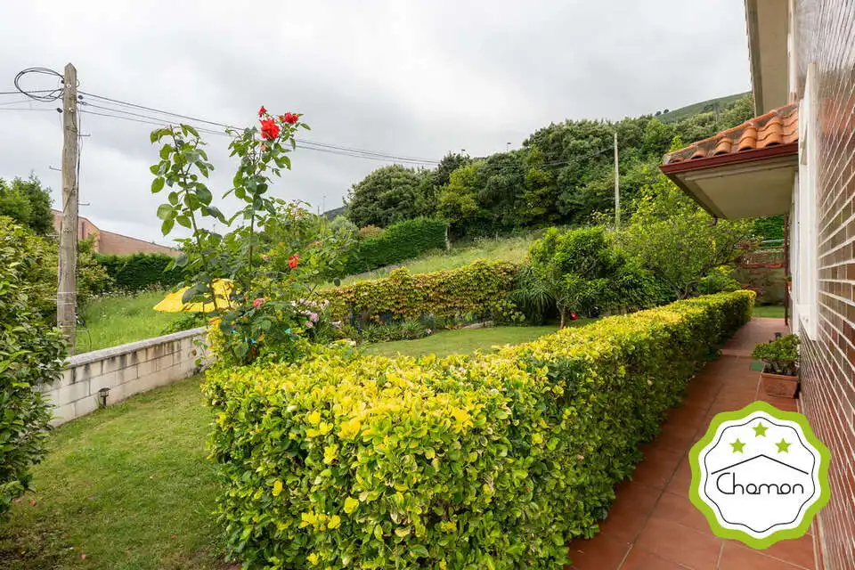 Garden of Houses for sale in Castro-Urdiales  with Heating and Furnished
