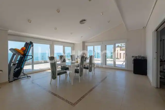Esszimmer von Dachboden zum Verkauf in Altea mit Klimaanlage, Heizung und Privatgarten