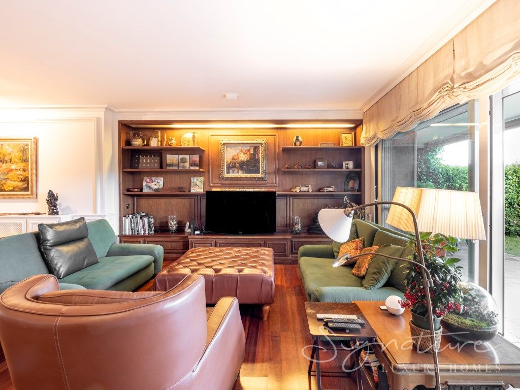 Living room of Planta baja for sale in Sant Cugat del Vallès  with Air Conditioner, Terrace and Swimming Pool