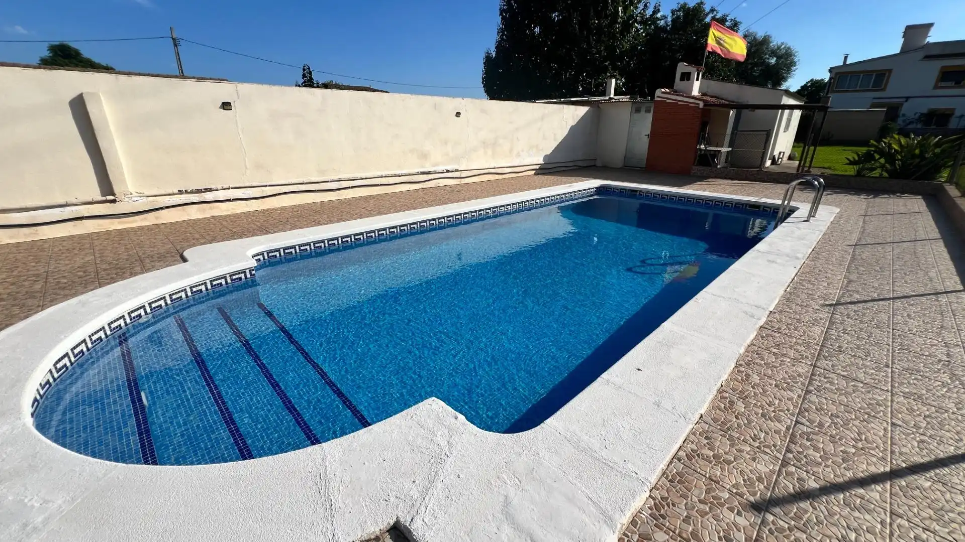 Piscina de Casa o xalet en venda en Castellón de la Plana / Castelló de la Plana amb Aire condicionat, Jardí privat i Terrassa