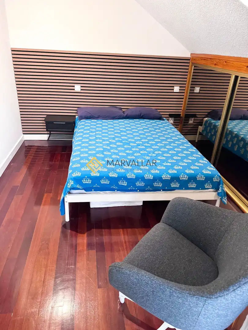 Habitación de Dúplex de alquiler en Santa Cruz de Bezana con Calefacción, Terraza y Amueblado