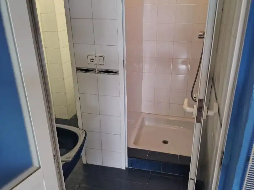 Bathroom of Office for rent in Bergara  with Air Conditioner and Heating
