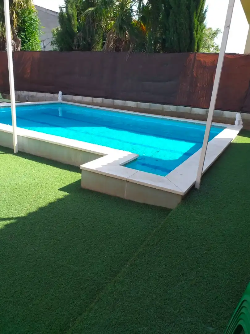 Xalet amb piscina de lloguer a Urbanización San federico Echaguy Calle C