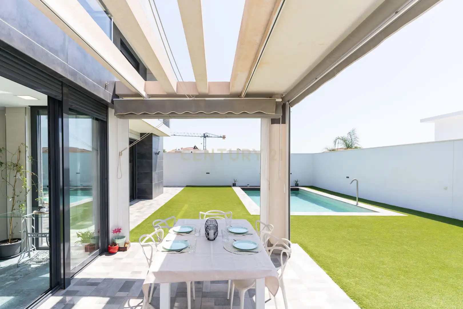 Terrassa de Casa o xalet en venda en El Ejido amb Aire condicionat, Jardí privat i Traster
