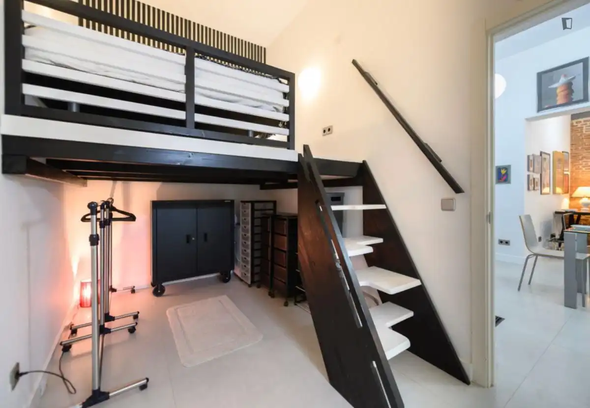 Habitación de Apartamento de alquiler en Madrid con Calefacción, Amueblado y Horno