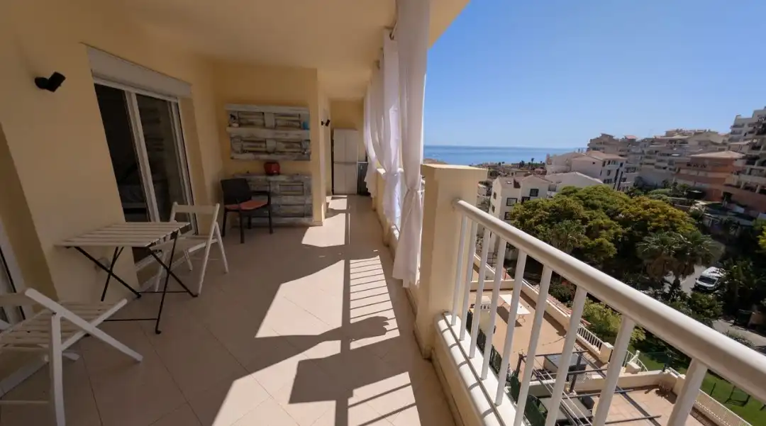 Apartamento con piscina en venta en Torrequebrada
