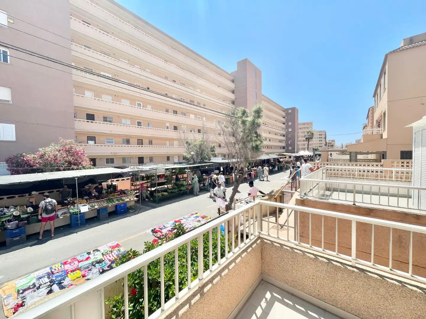 Außenansicht von Erdgeschoss zur Miete in Torrevieja mit Klimaanlage, Heizung und Terrasse