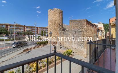 Exterior view of Single-family semi-detached for sale in Torroella de Montgrí  with Terrace, Storage room and Balcony