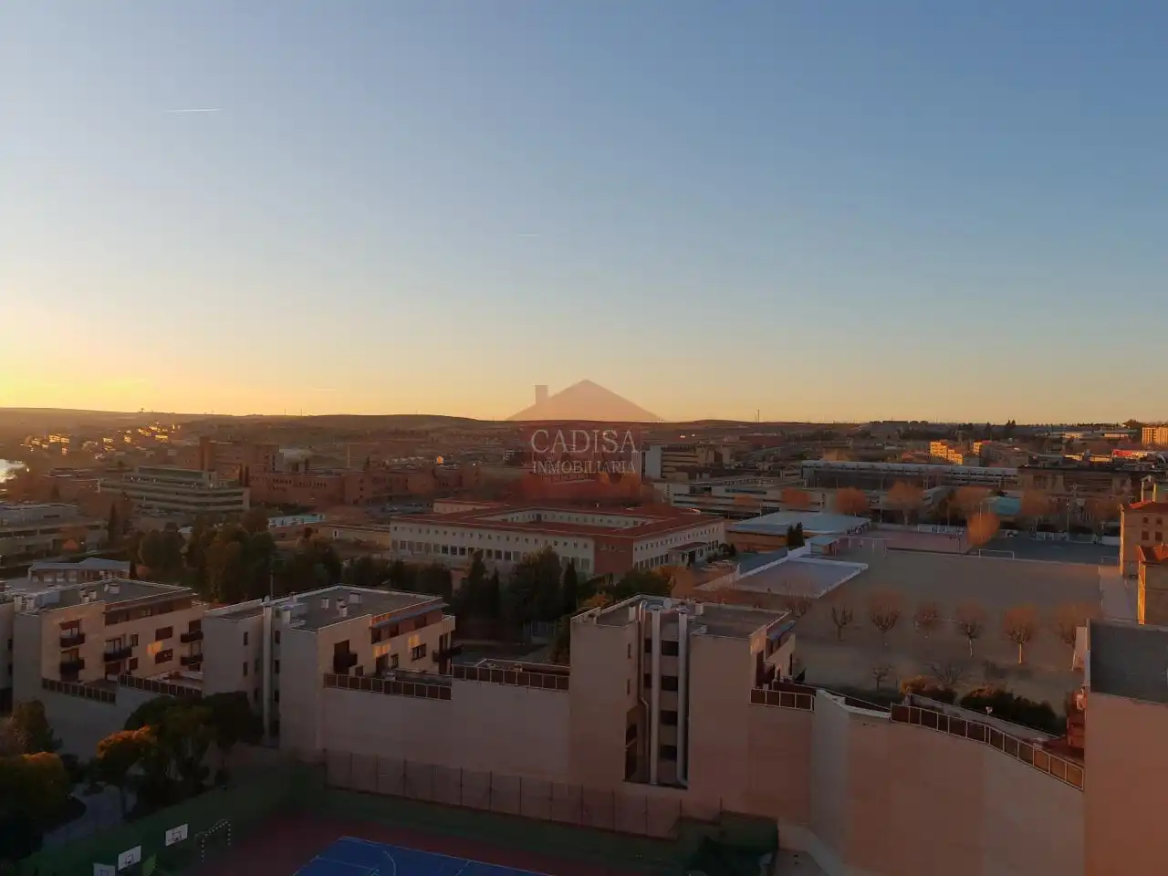 Vista exterior de Àtic en venda en Salamanca amb Calefacció, Terrassa i Moblat