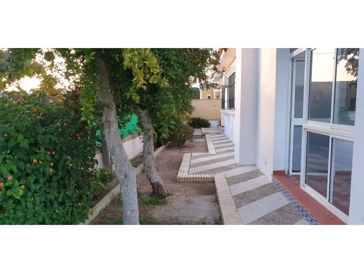 Jardí de Casa o xalet de lloguer en Chipiona amb Aire condicionat, Calefacció i Terrassa