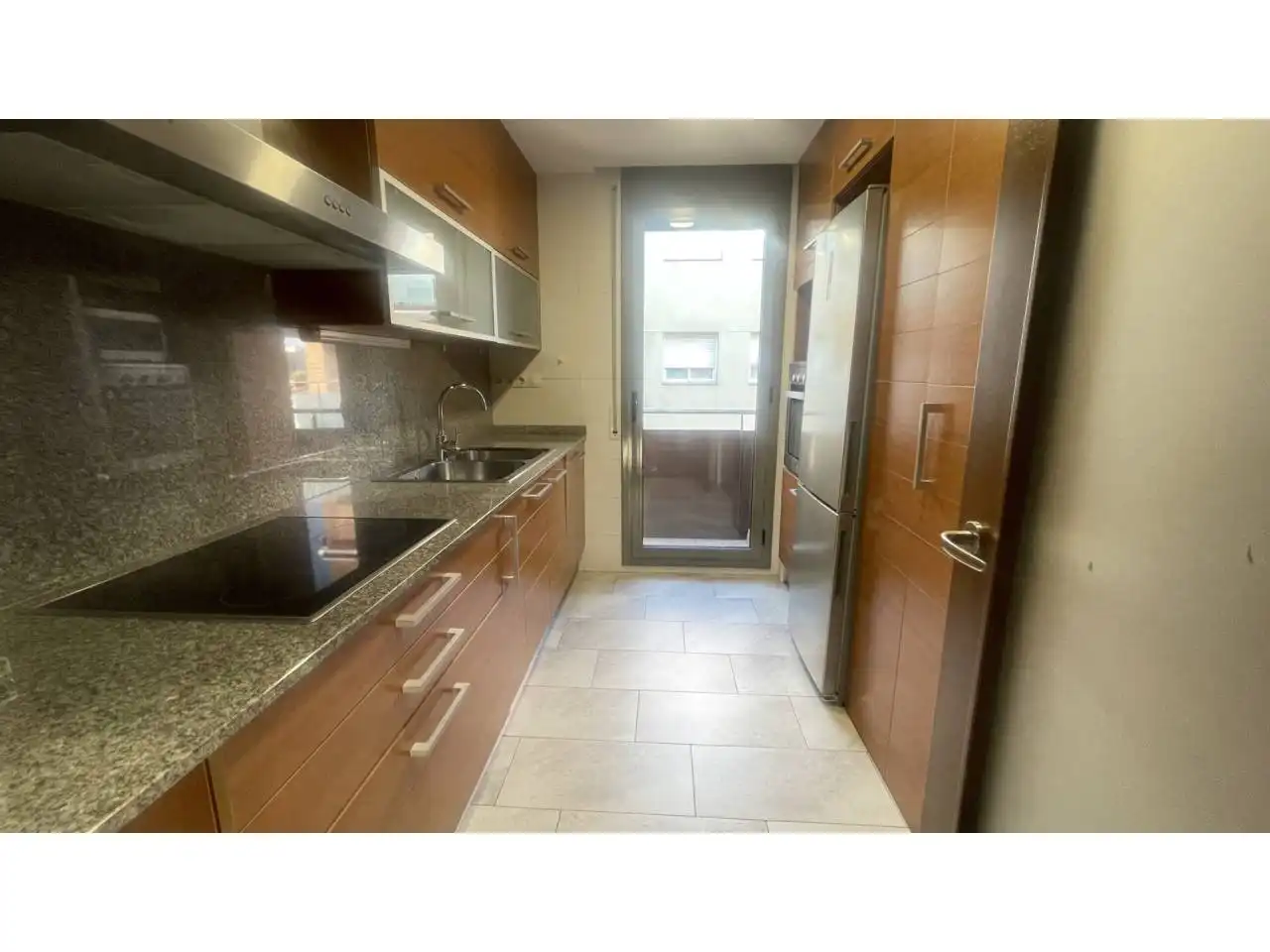 Cuina de Apartament en venda en Terrassa amb Calefacció