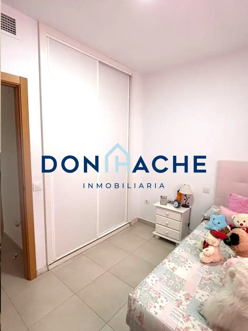 Schlafzimmer von Einfamilien-Reihenhaus zum Verkauf in Mérida mit Klimaanlage, Heizung und Privatgarten