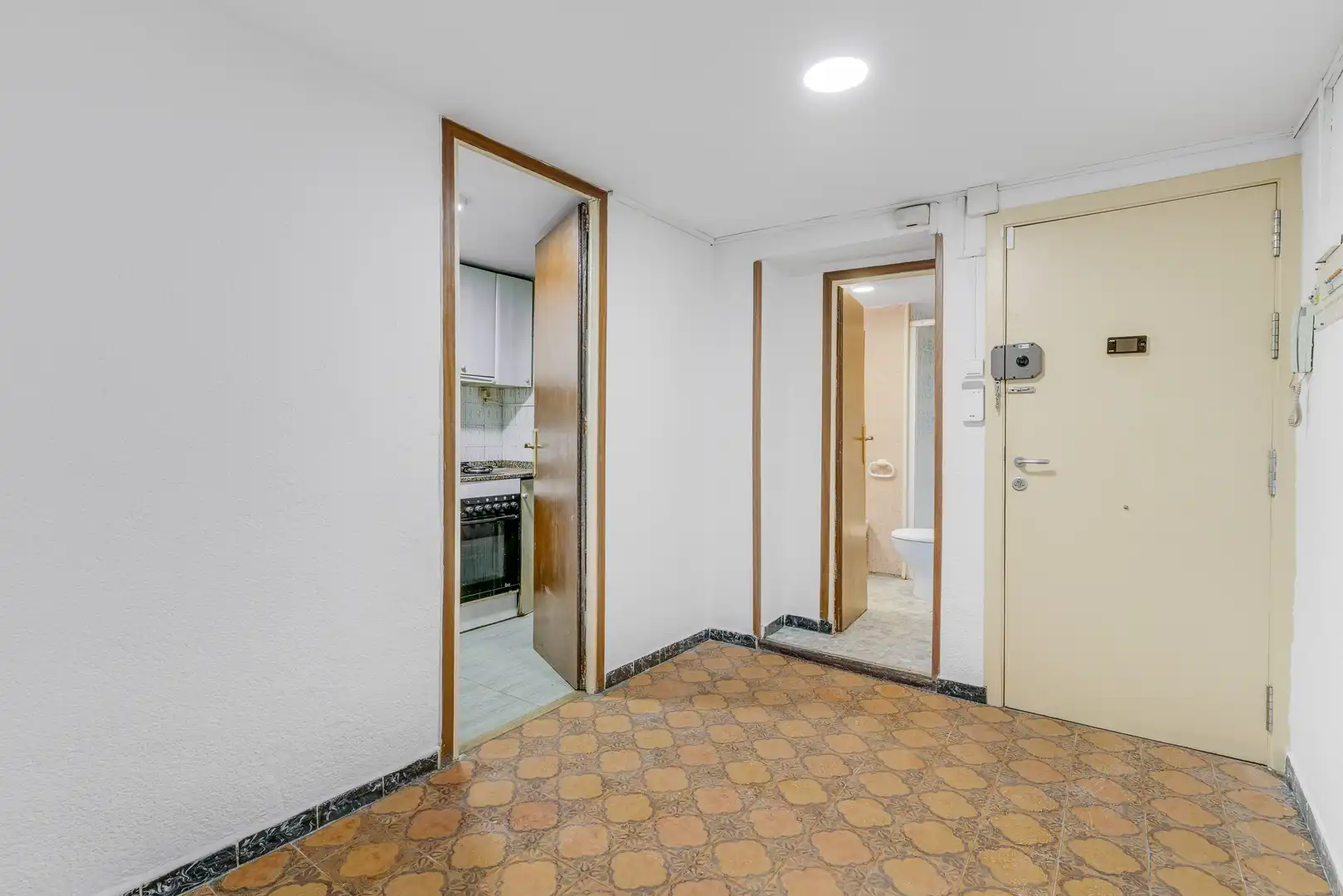 Flat for sale in Barcelona  with Balcony