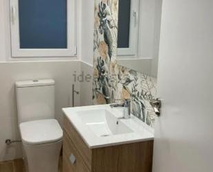 Bathroom of Flat to rent in Santiago de Compostela   with Furnished