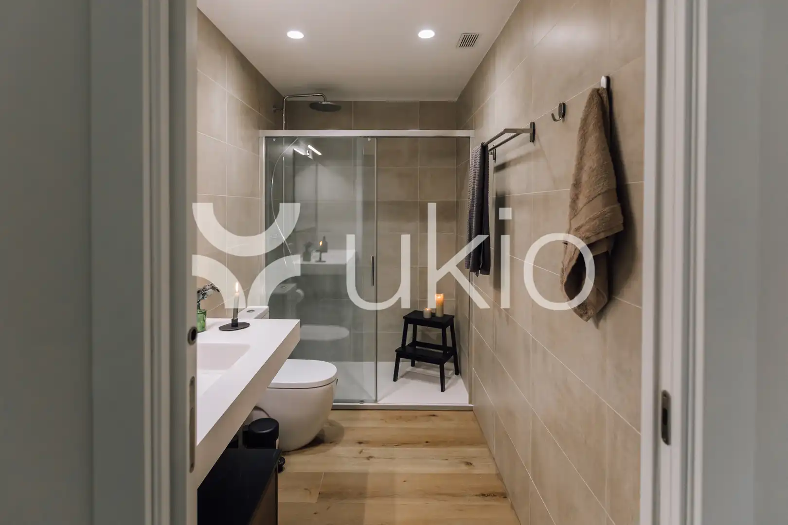 Bathroom of Apartments for rent in Barcelona  with Air Conditioner, Heating and Terrace
