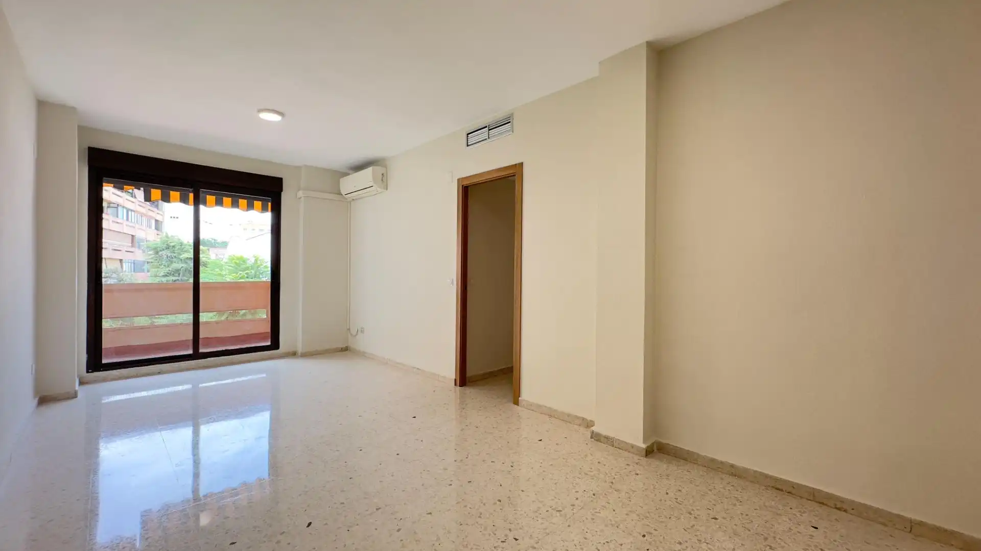 Vista exterior de Pis de lloguer en Córdoba amb Aire condicionat i Terrassa