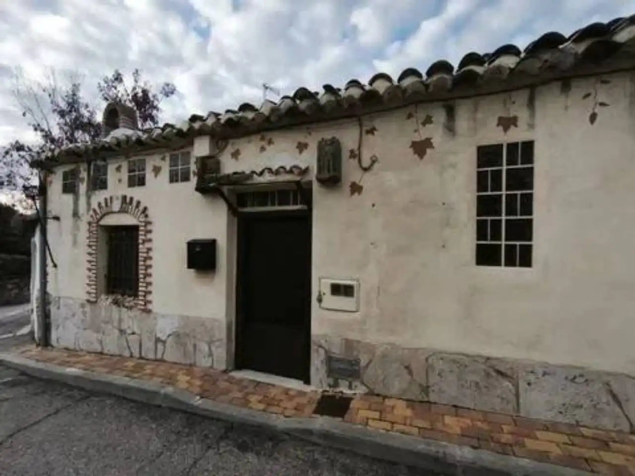Exterior view of Detached homes for sale in Villamantilla
