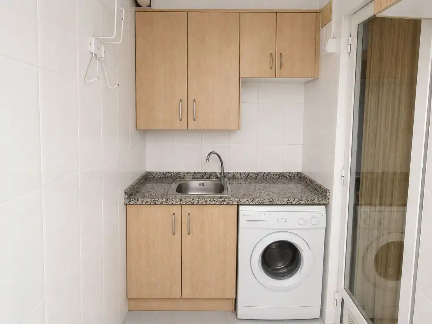 Kitchen of Flat for rent in  Valencia Capital  with Air Conditioner and Balcony
