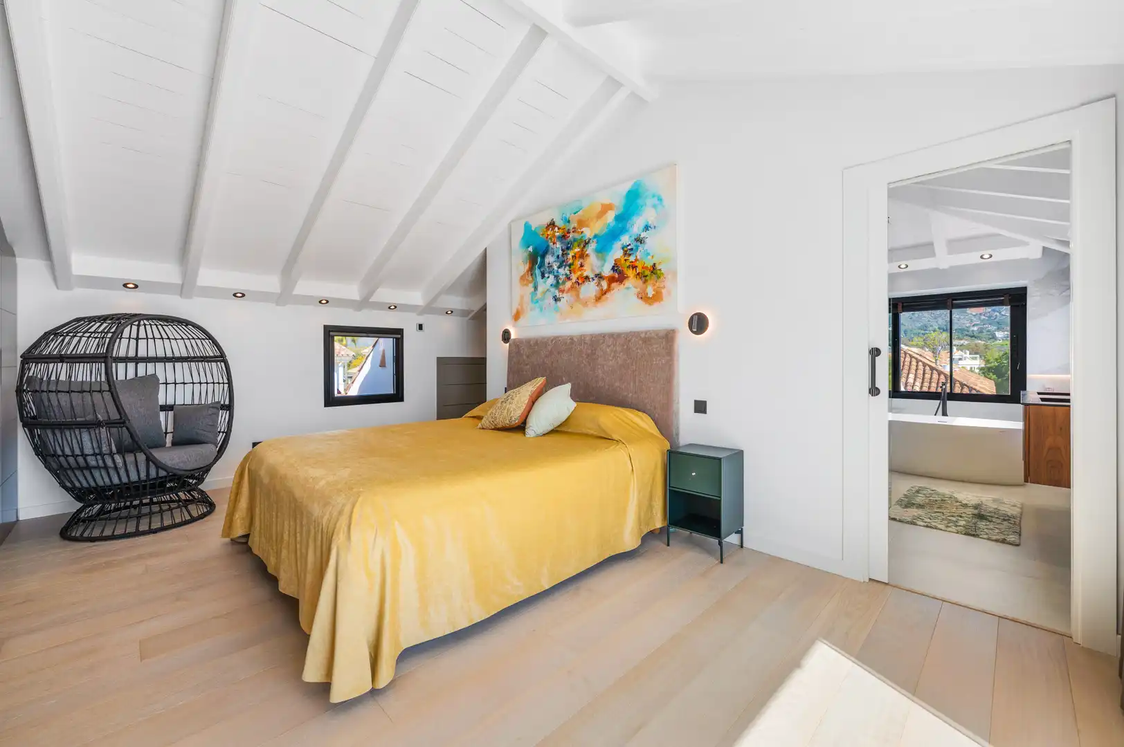 Dormitori de Àtic en venda en Marbella amb Aire condicionat, Terrassa i Piscina