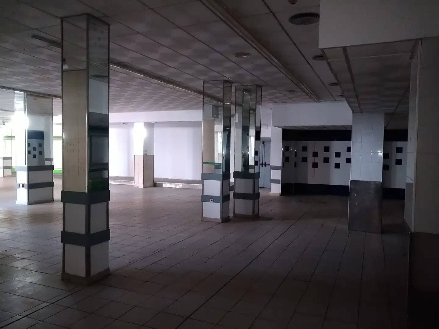 Business premises for sale in Juan de la Cierva, imagen 9