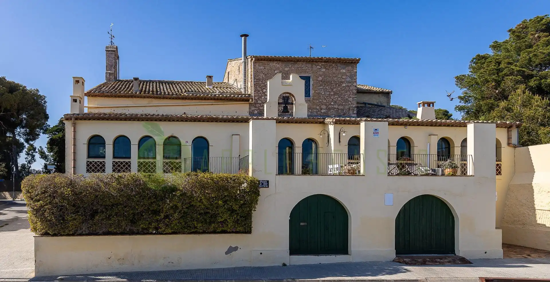 Vista exterior de Casa o chalet en venta en Vilanova i la Geltrú con Aire acondicionado, Calefacción y Jardín privado