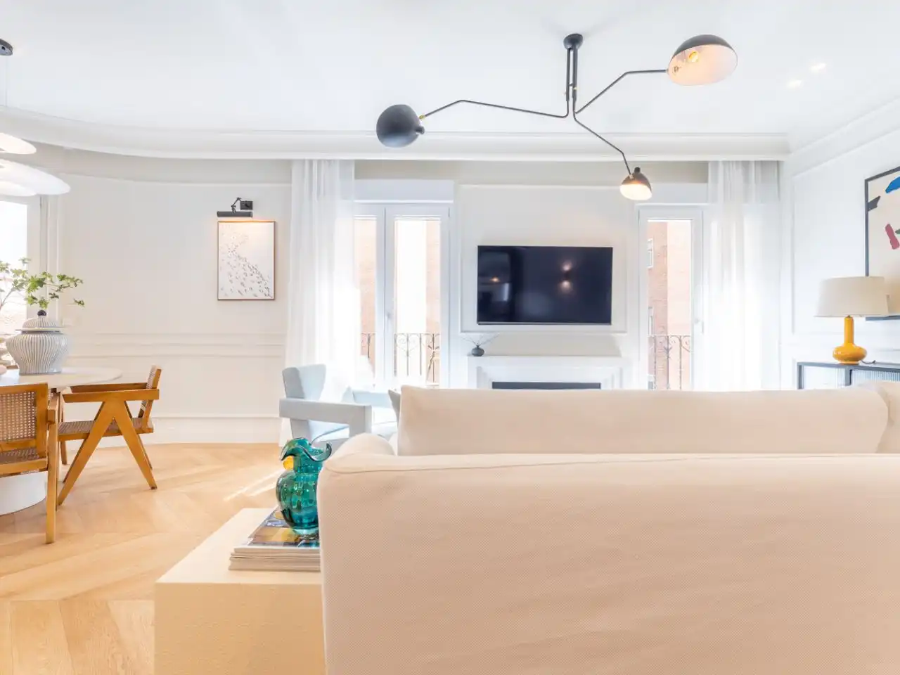 Sala d'estar de Pis en venda en  Madrid Capital amb Aire condicionat i Balcó