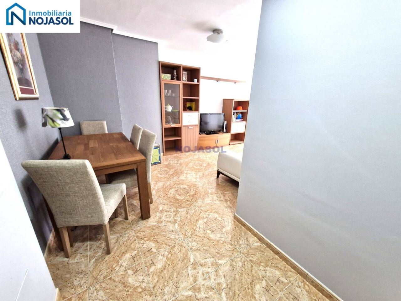 Sala d'estar de Apartament en venda en Noja amb Calefacció, Terrassa i Moblat