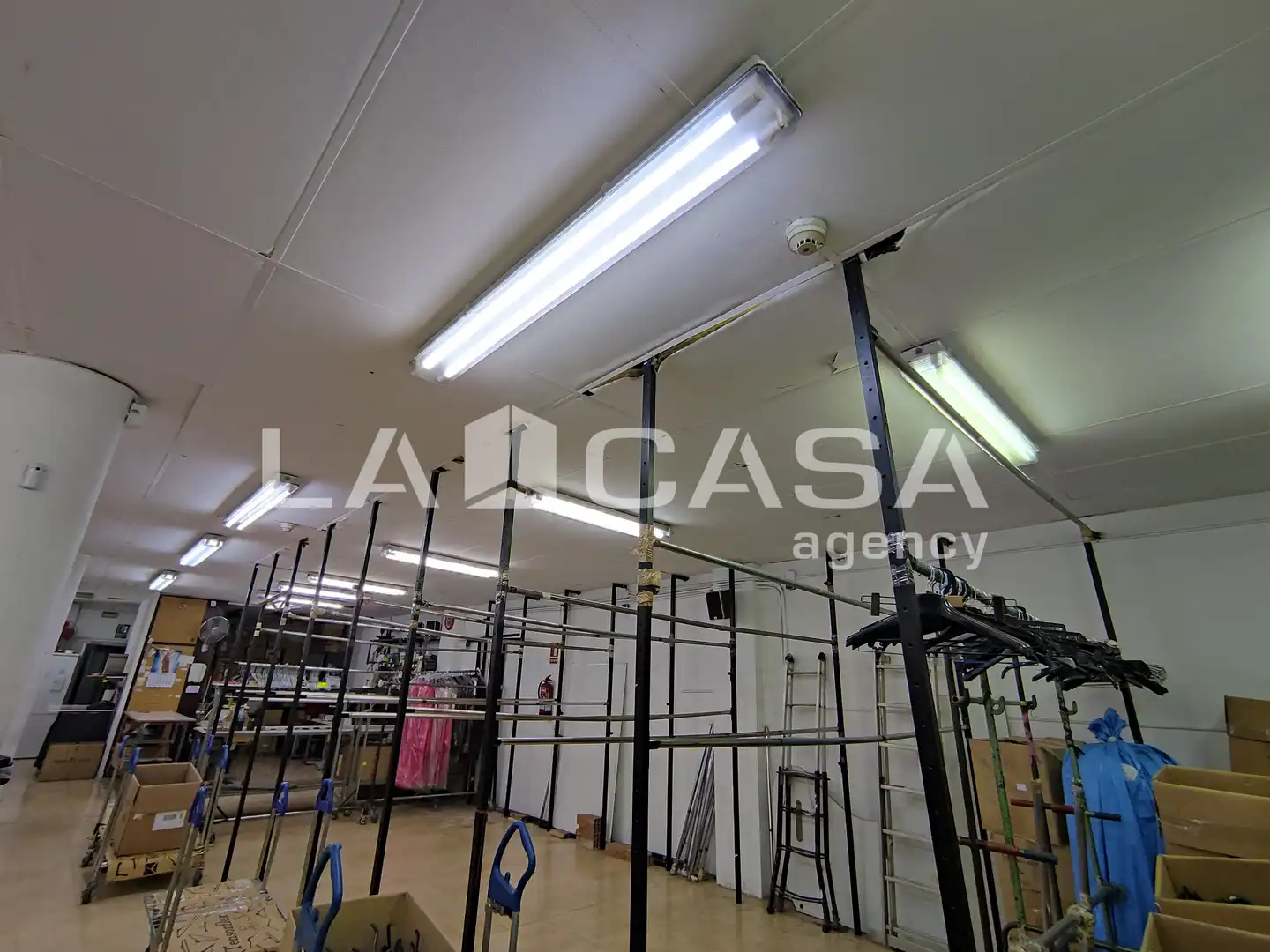 Local comercial en venda a Can Mariner, imagen 7