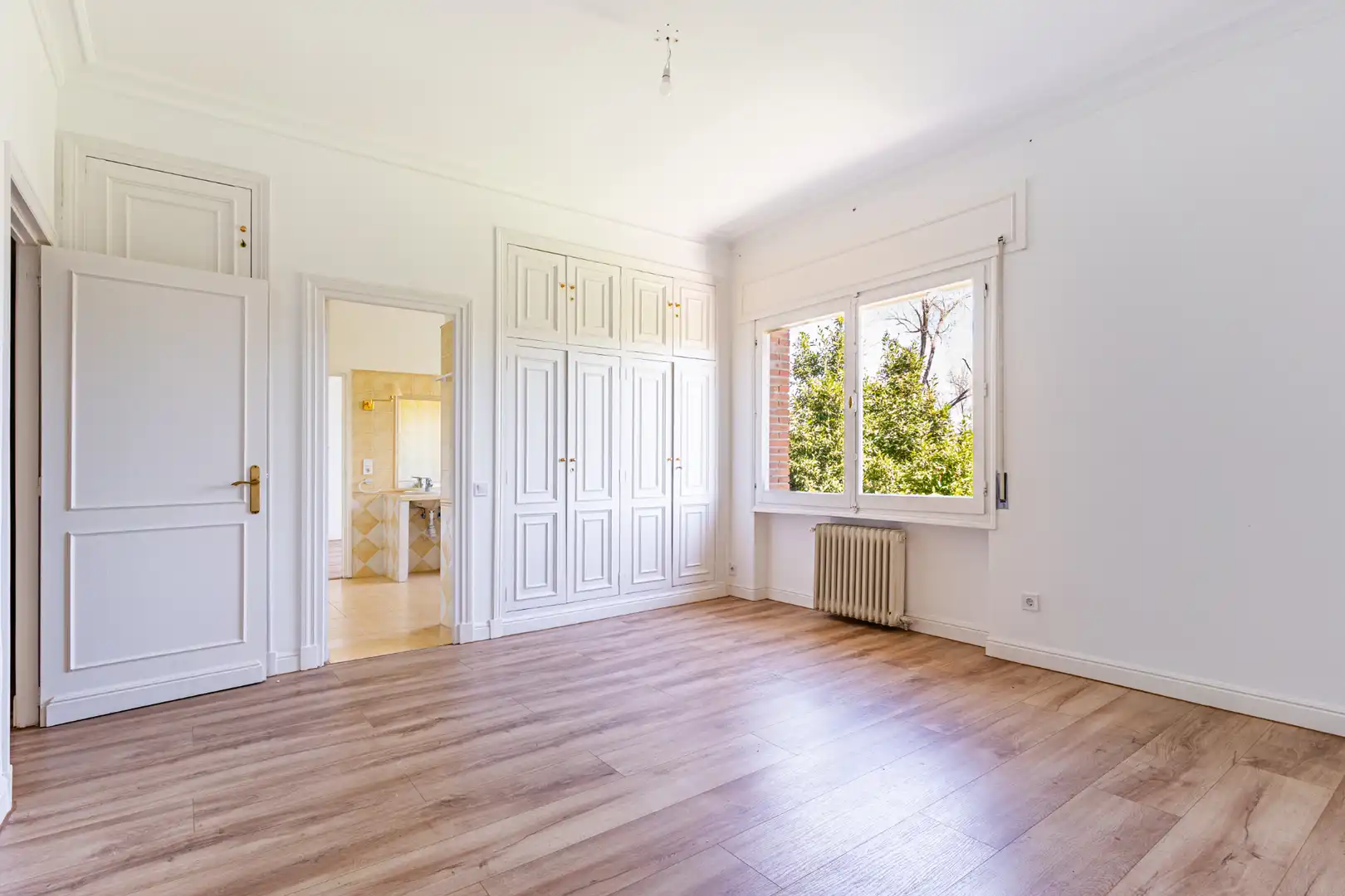 Bedroom of Houses for sale in Villanueva de la Cañada  with Air Conditioner, Heating and Private garden