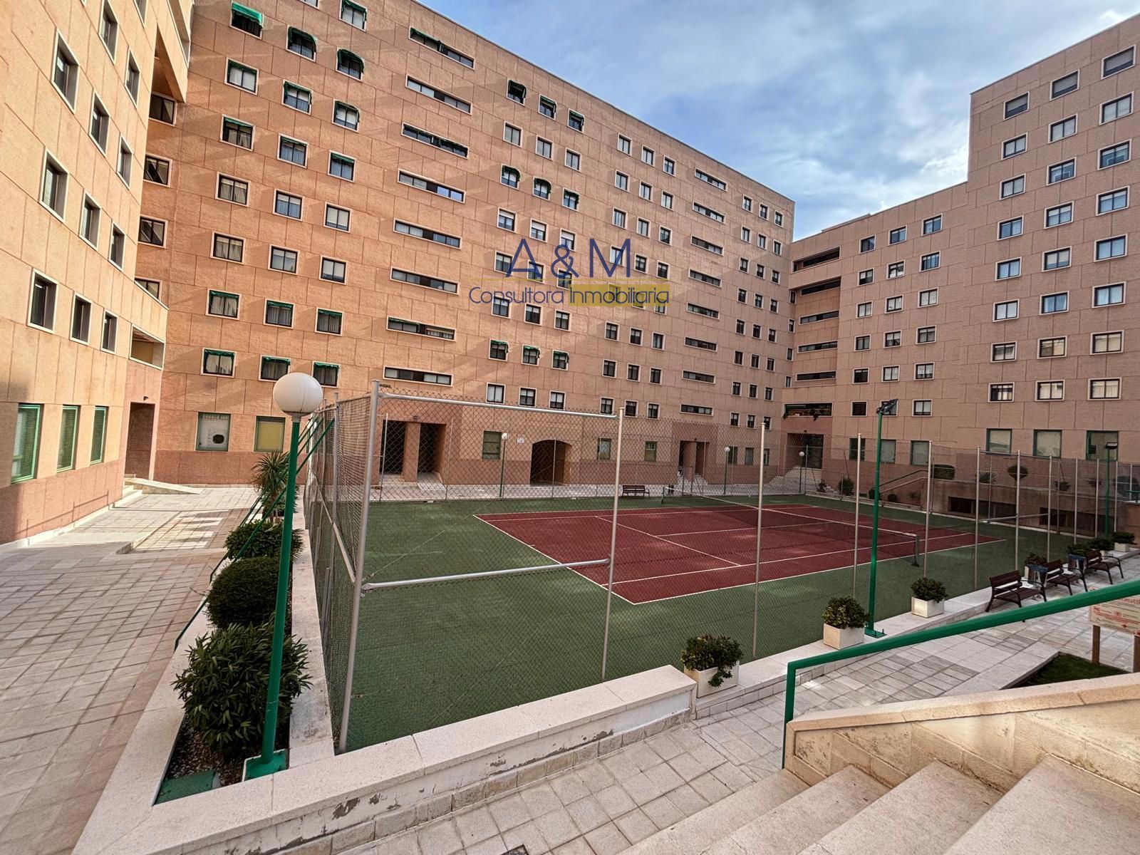 Exterior view of Flat for sale in Valladolid Capital  with Heating, Storage room and Swimming Pool