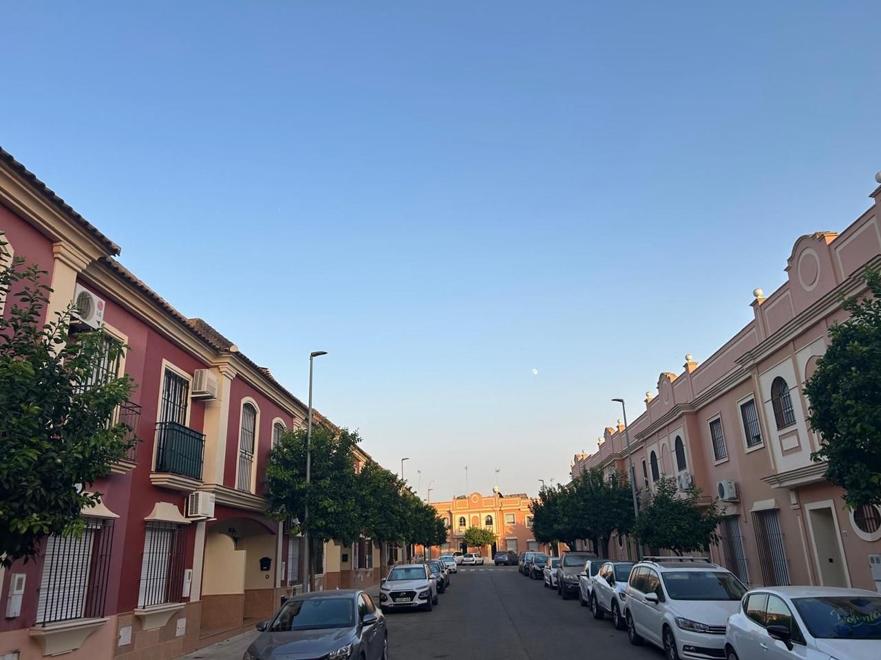 Vista exterior de Casa o xalet en venda en Dos Hermanas amb Aire condicionat i Calefacció
