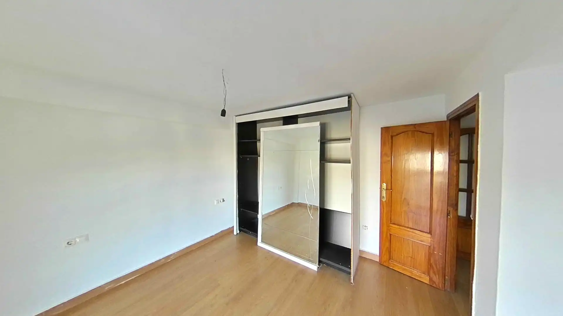 Bedroom of Flat for sale in Córdoba  with Parquet flooring