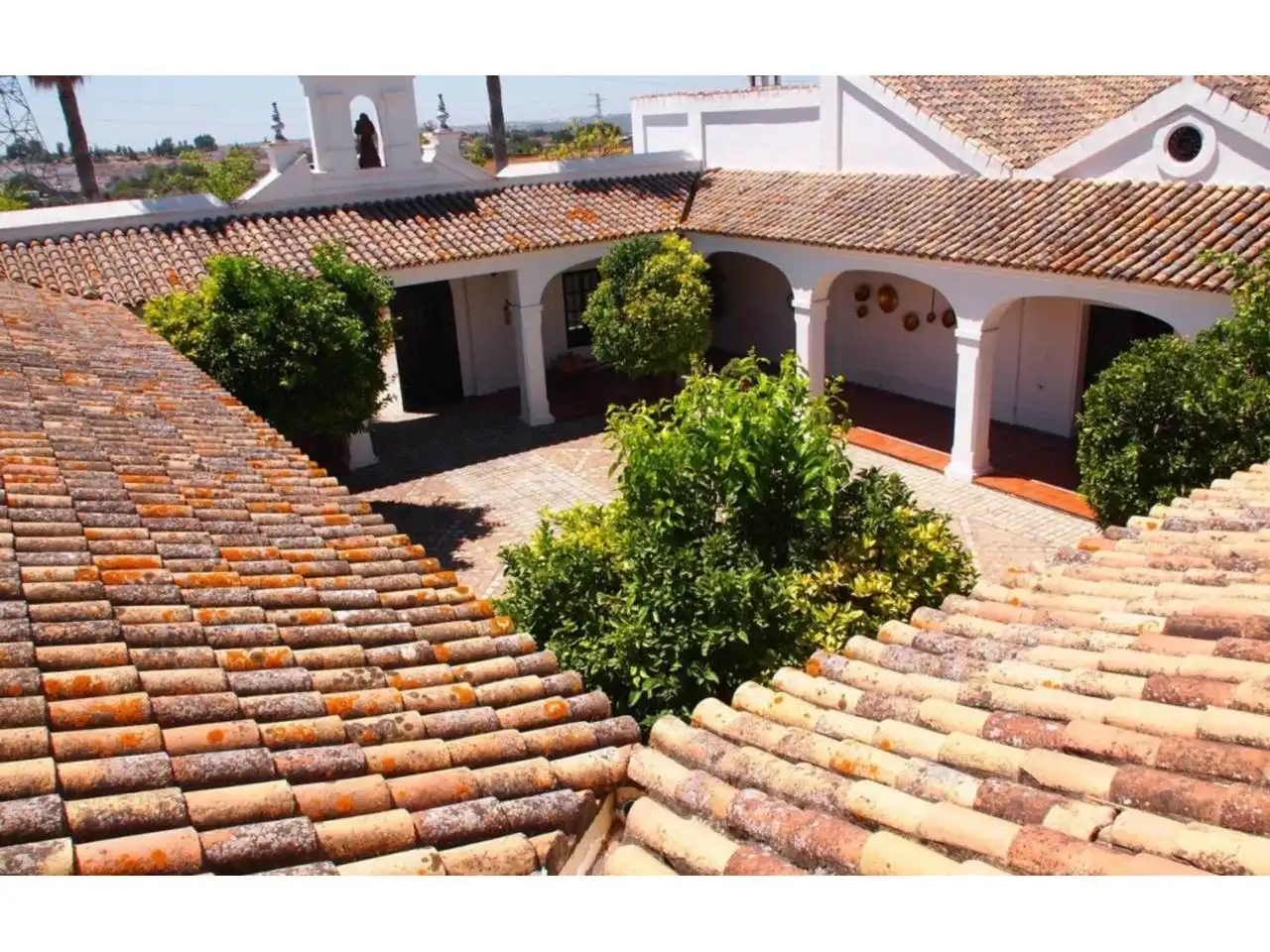 Außenansicht von Country house zum Verkauf in Santiponce mit Privatgarten, Terrasse und Schwimmbad
