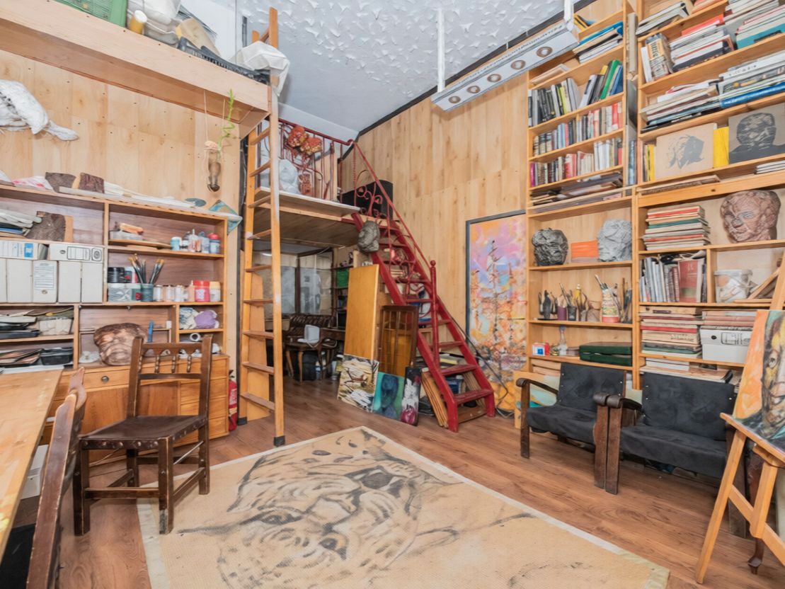 Dormitori de Local en venda en  Madrid Capital amb Aire condicionat, Moblat i Alarma