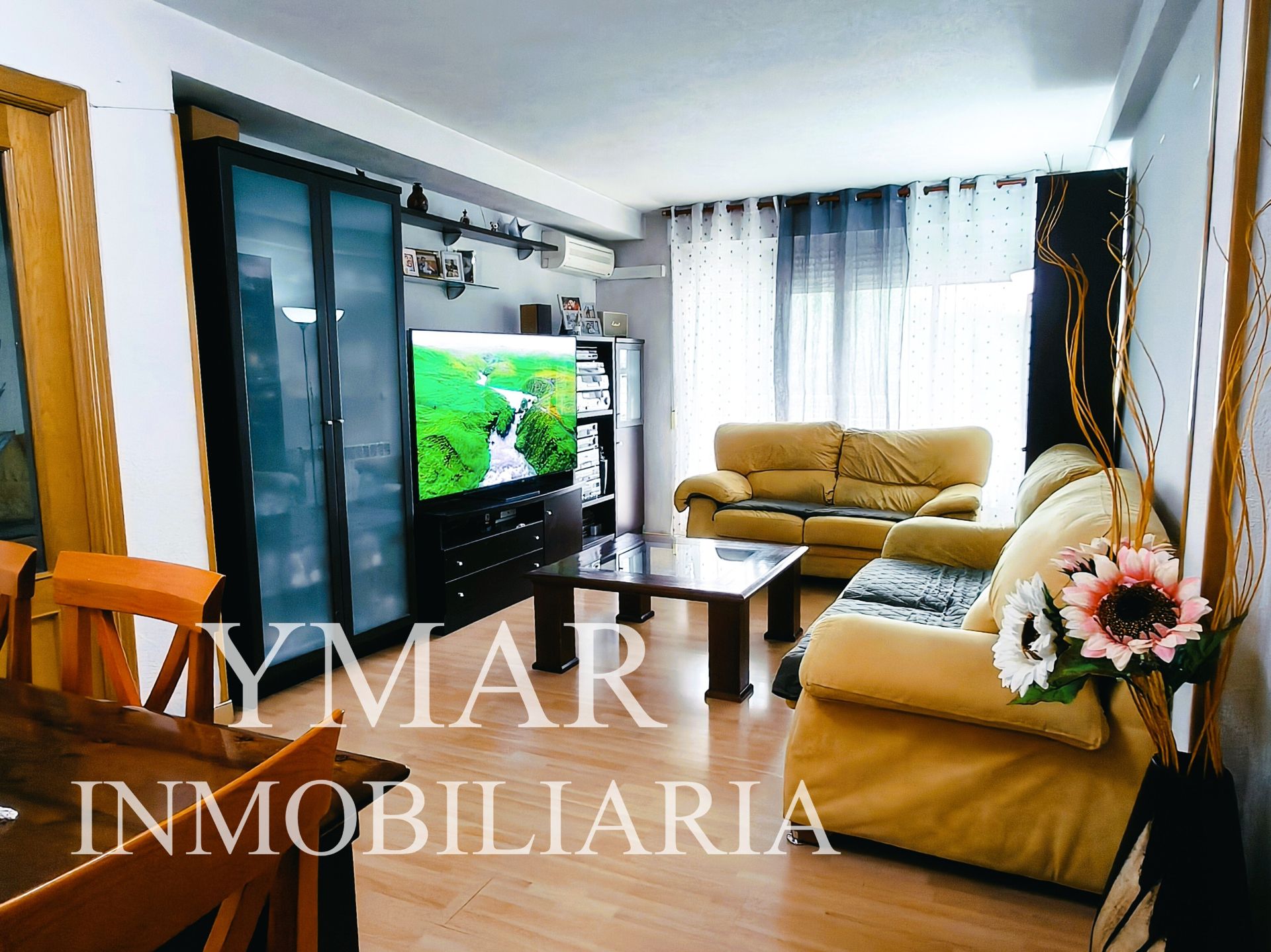 Living room of Flat for sale in Móstoles  with Air Conditioner, Heating and Parquet flooring