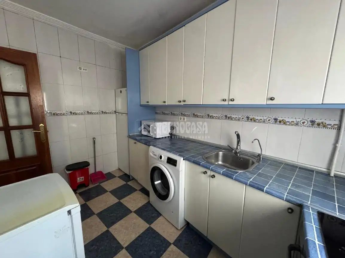 Küche von Wohnung zum Verkauf in Palencia mit Heizung, Parkett und Abstellraum