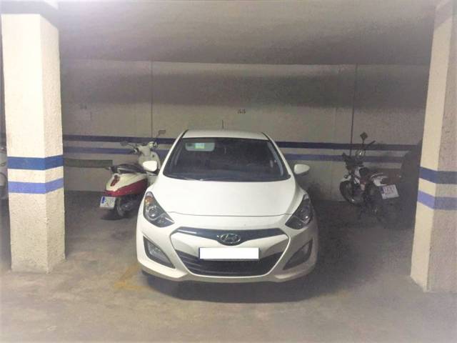 Garaje en Venta en Calle Martin Gaite, 5 en Santa Rosa - Valdeolleros