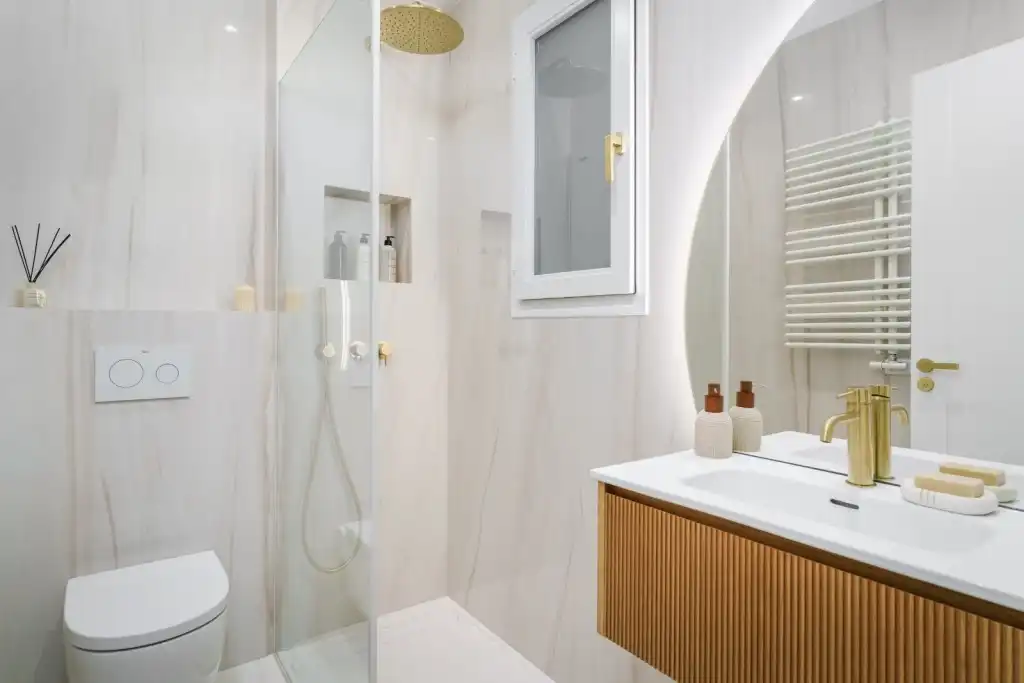 Bany de Apartament en venda en Barcelona amb Calefacció, Traster i Moblat