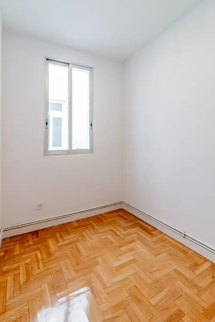 Bedroom of Flat for sale in Madrid